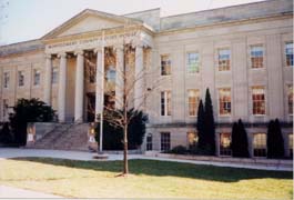 [photo, Montgomery County Courthouse (District Court), 27 Courthouse Square, Rockville, Maryland]